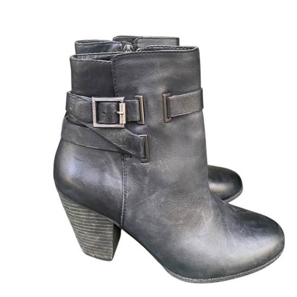 VINCE CAMUTO HARRIET LEATHER ANKLE BOOTS I Size: 8M - Picture 2 of 6